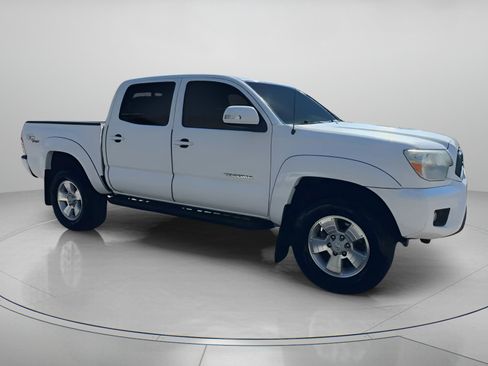 Used 2013 Toyota Tacoma PreRunner image 35