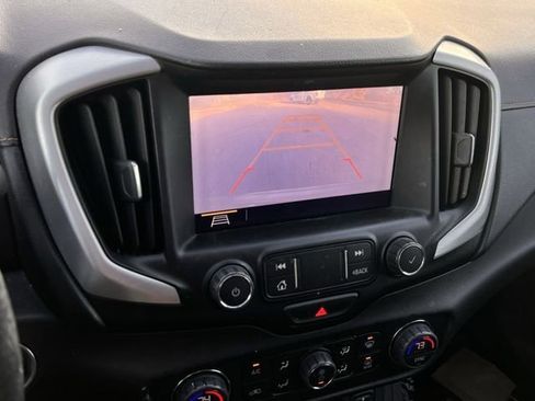 Used 2019 GMC Terrain SLT w/ Preferred Package image 16