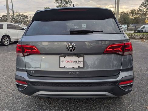 Used 2024 Volkswagen Taos SE image 5