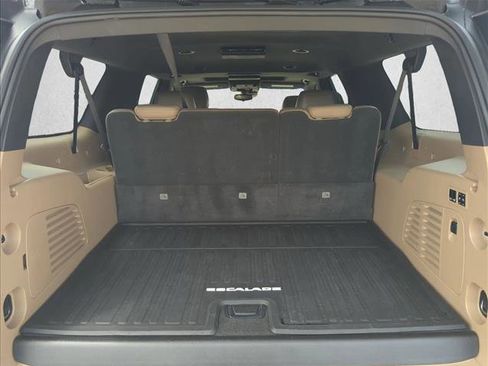 Used 2020 Cadillac Escalade ESV Platinum AWD/4WD image 6