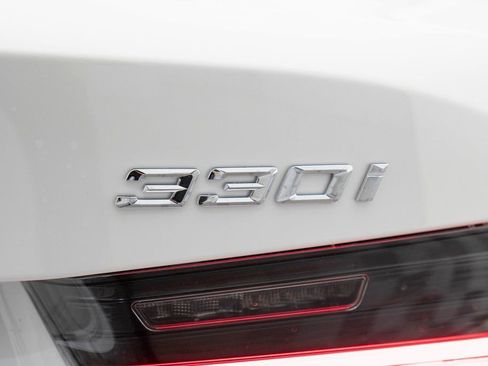 Used 2023 BMW 330i xDrive Sedan w/ Driving Assistance Package image 10