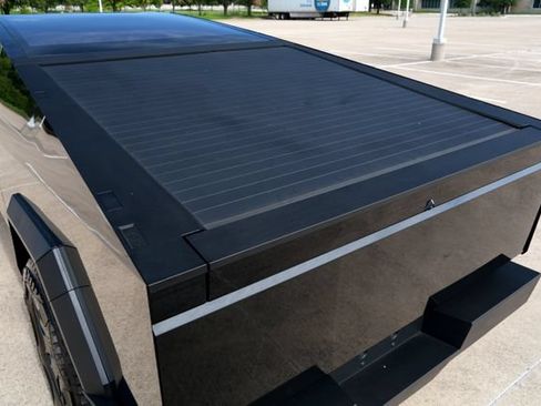 Used 2024 Tesla Cybertruck Cyberbeast AWD/4WD image 8