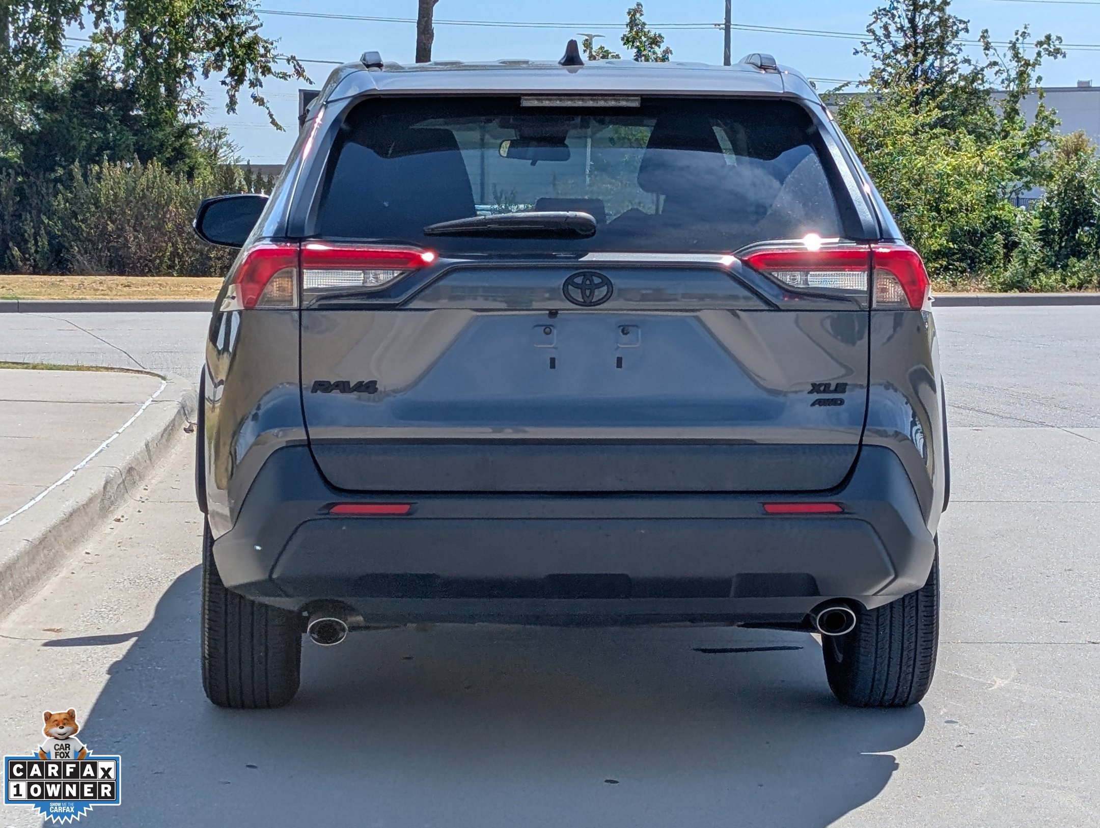 Used 2022 Toyota RAV4 XLE AWD/4WD image 6