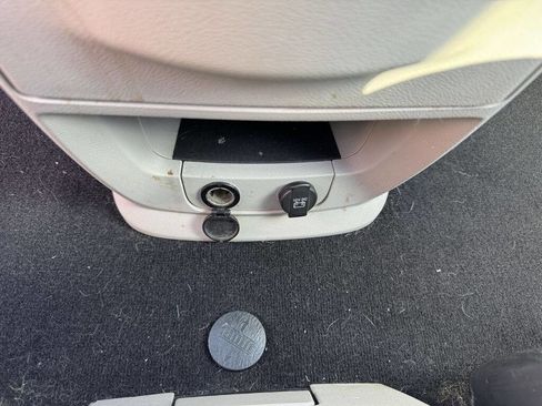 Used 2015 Chrysler Town & Country Touring w/ Driver Convenience Group image 22