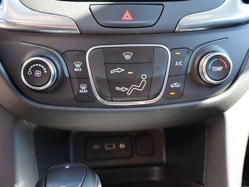 Used 2020 Chevrolet Equinox LT image 34