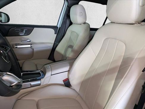 Used 2026 Mercedes-Benz GLB 250 image 19