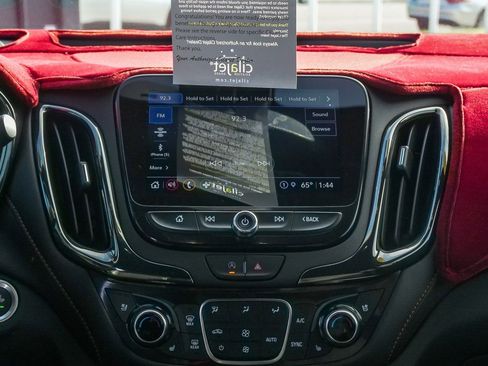 Used 2023 Chevrolet Equinox Premier image 12