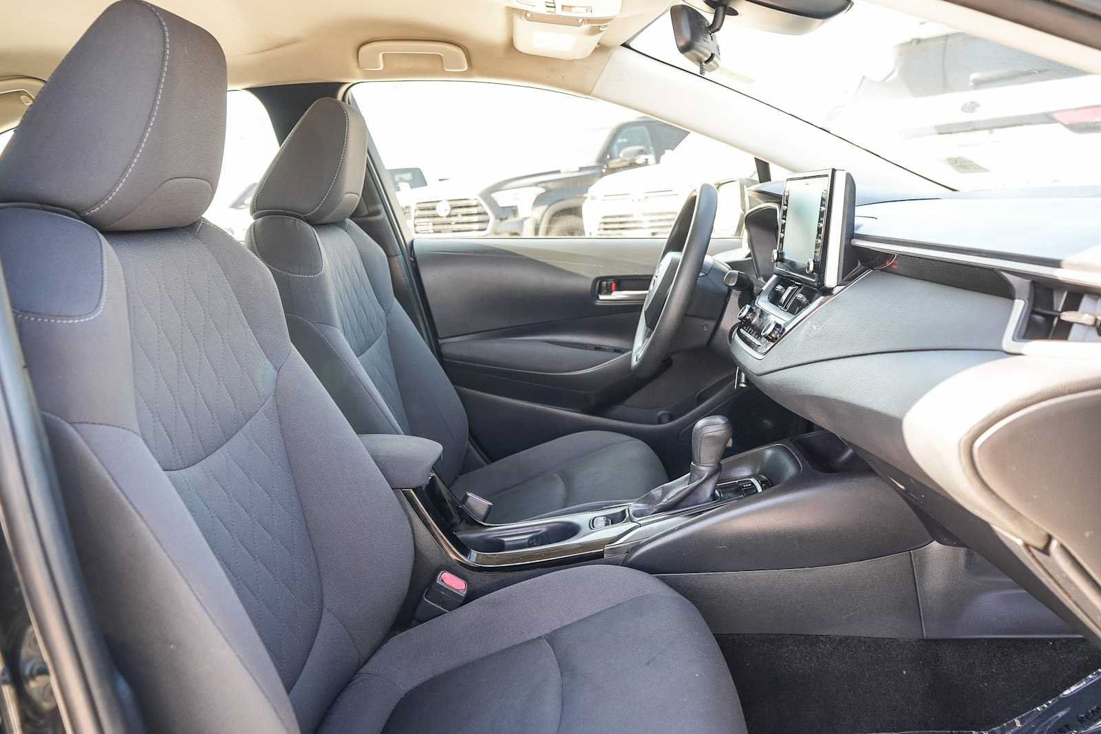 Used 2020 Toyota Corolla LE FWD image 14