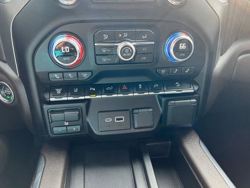 Used 2022 GMC Sierra 3500 Denali w/ Denali Ultimate Package AWD/4WD image 24