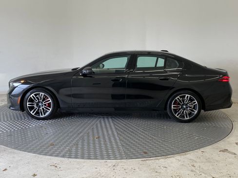 Used 2025 BMW 530i xDrive w/ M Sport Package image 2