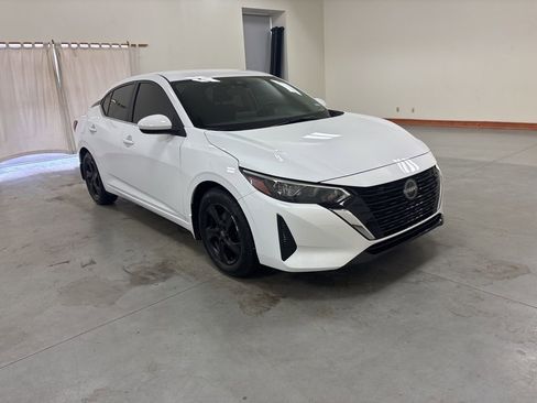 Used 2024 Nissan Sentra SV image 2