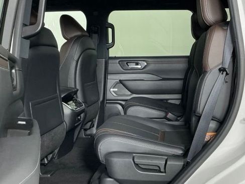 Used 2025 Nissan Armada SL w/ Captain's Chari Seat Package AWD/4WD image 21