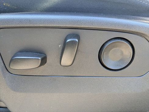 Used 2025 Chevrolet Silverado 1500 LT image 21