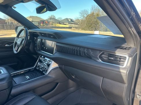 Used 2022 GMC Yukon XL Denali image 53