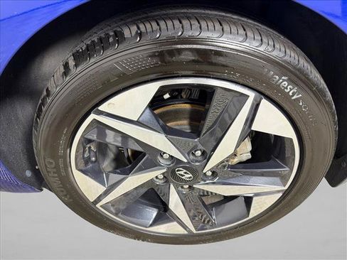 Used 2023 Hyundai Elantra Limited FWD image 21