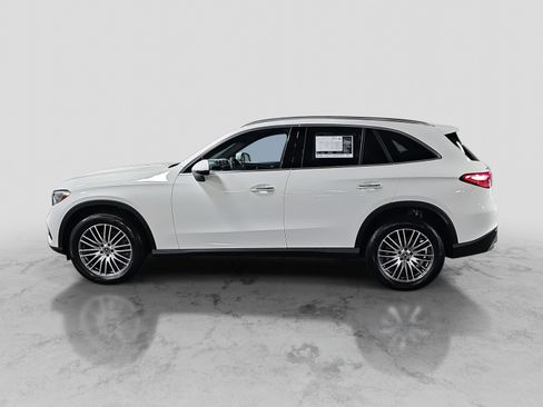 Certified 2025 Mercedes-Benz GLC 300 image 9