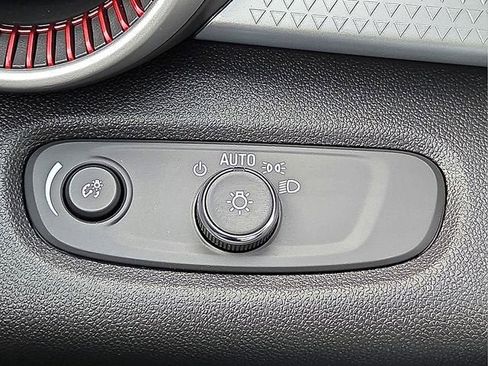 New 2026 Chevrolet Trax RS w/ Sunroof Package FWD image 19