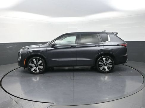 Used 2025 Mitsubishi Outlander SE AWD/4WD image 4