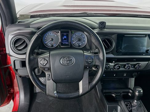 Used 2016 Toyota Tacoma TRD Sport w/ Towing Package image 18