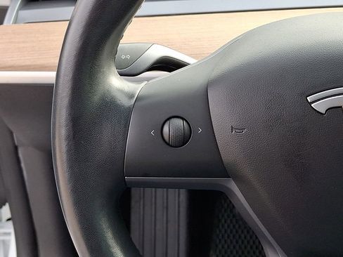 Used 2019 Tesla Model 3 Mid Range image 29