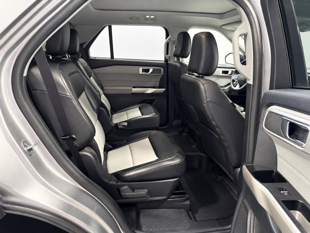 Used 2023 Ford Explorer XLT w/ Equipment Group 202A AWD/4WD image 16