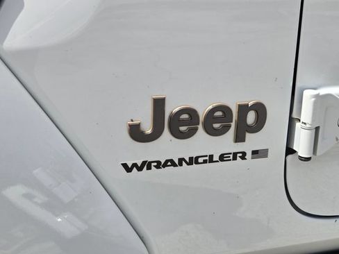 Used 2023 Jeep Wrangler Unlimited Rubicon 392 w/ Xtreme Recon 35" Tire Package AWD/4WD image 10