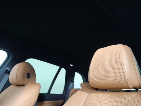 Used 2026 BMW X5 xDrive50e w/ Executive Package image 11