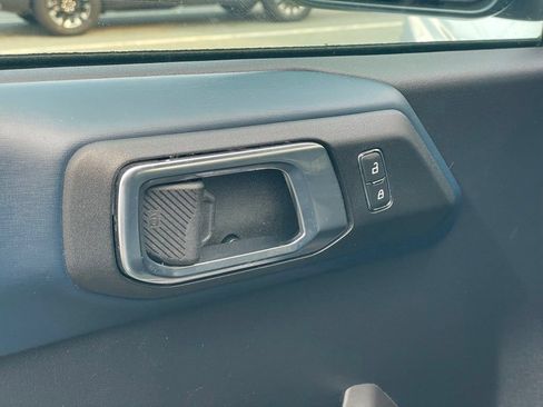Used 2022 Ford Bronco Outer Banks AWD/4WD image 13