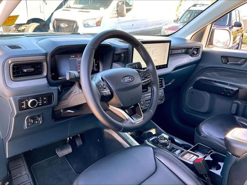 Certified 2025 Ford Maverick Lariat w/ Black Appearance Package image 15