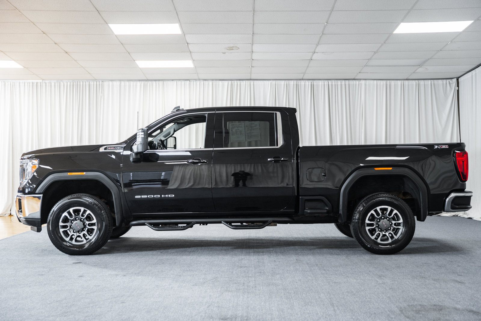 Used 2022 GMC Sierra 2500 SLE w/ SLE Value Package; AWD/4WD image 5