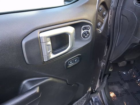 Used 2024 Jeep Wrangler Unlimited Sport AWD/4WD image 16