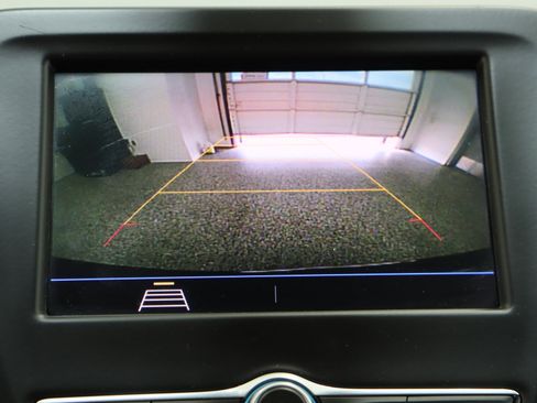 Used 2020 Chevrolet Equinox LT w/ Driver Convenience Package image 20