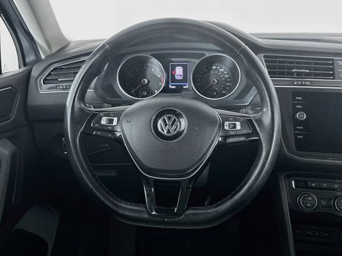 Used 2018 Volkswagen Tiguan SE FWD image 18