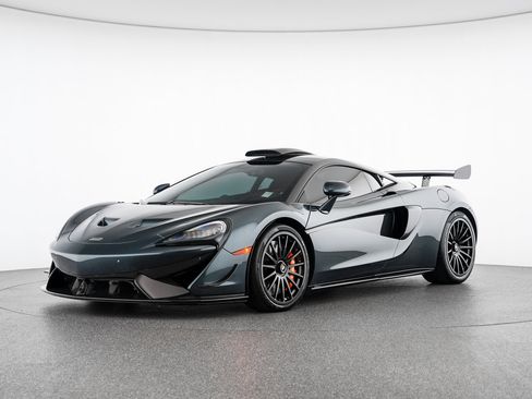 Used 2020 McLaren 620R RWD image 16