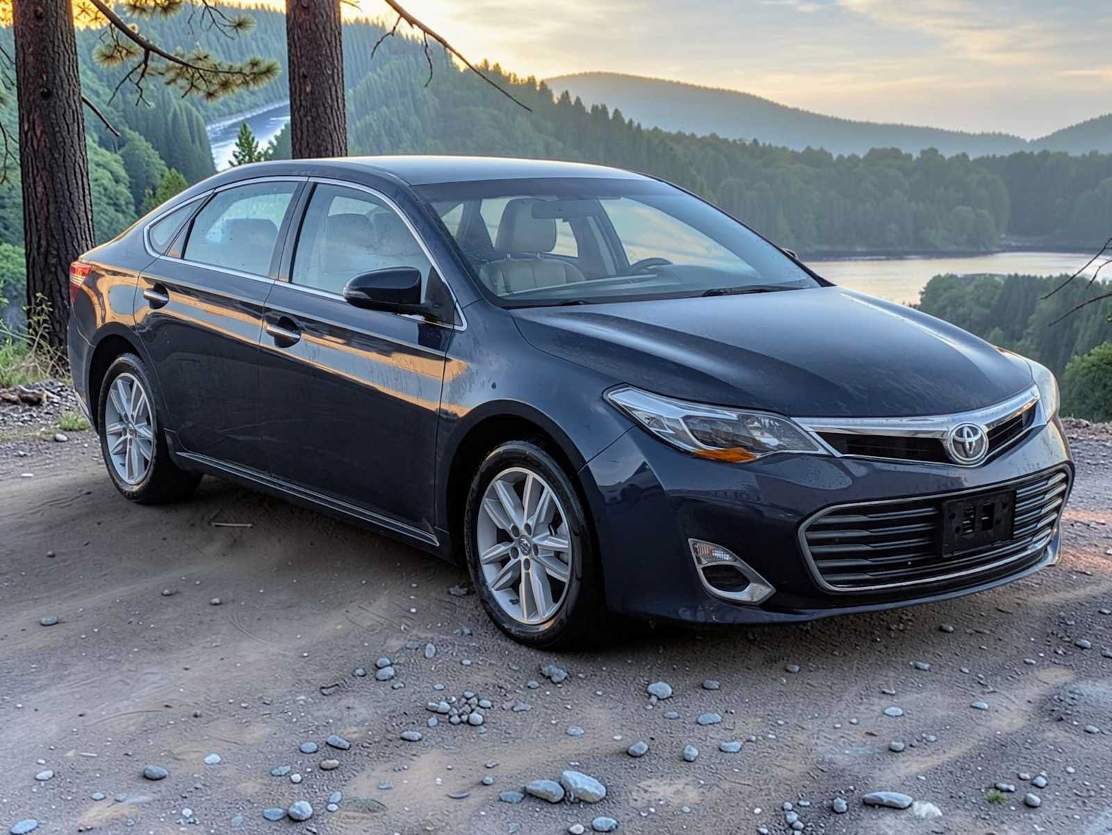 Used 2014 Toyota Avalon XLE FWD image 7