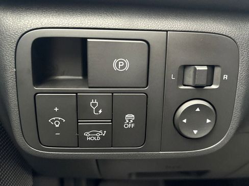 New 2025 Hyundai Ioniq 6 SE image 3