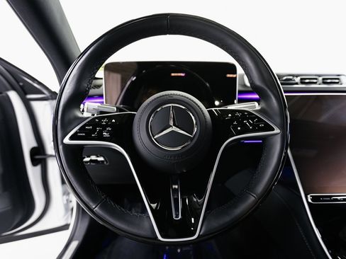 Used 2024 Mercedes-Benz S 580 4MATIC Sedan image 12