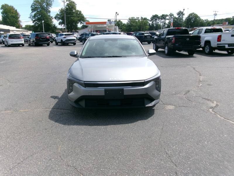 Used 2025 Kia K4 FWD image 3