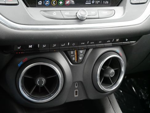 Used 2022 Chevrolet Blazer LT image 23