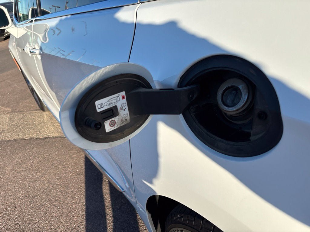Used 2018 Chrysler Pacifica Limited FWD image 41