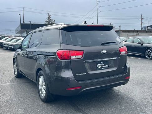 Used 2016 Kia Sedona LX w/ LX Convenience Package image 7