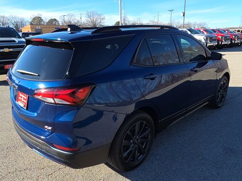 Used 2023 Chevrolet Equinox RS w/ RS Leather Package image 8