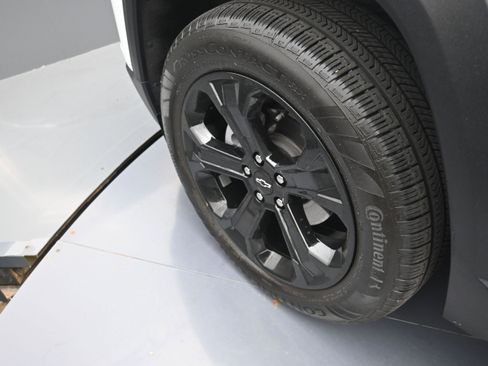 Used 2026 Chevrolet Equinox LT w/ Convenience Package II FWD image 35