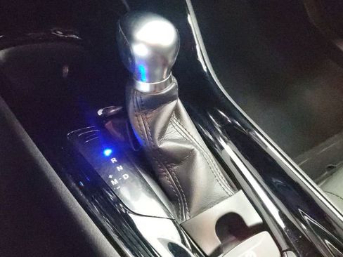 Used 2021 Toyota C-HR XLE image 24