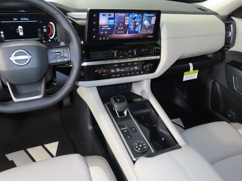 New 2026 Nissan Pathfinder SL AWD/4WD image 8