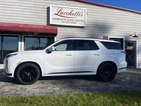 Used 2024 Hyundai Palisade Calligraphy image 2