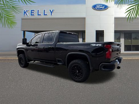 Used 2022 Chevrolet Silverado 2500 Custom w/ Custom Value Package AWD/4WD image 3