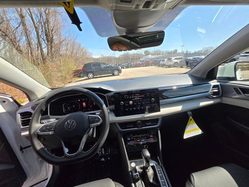 New 2026 Volkswagen Taos SEL AWD/4WD image 16