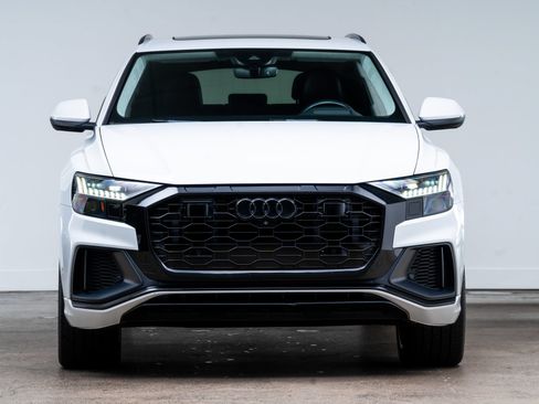 Used 2019 Audi Q8 Prestige AWD/4WD image 2