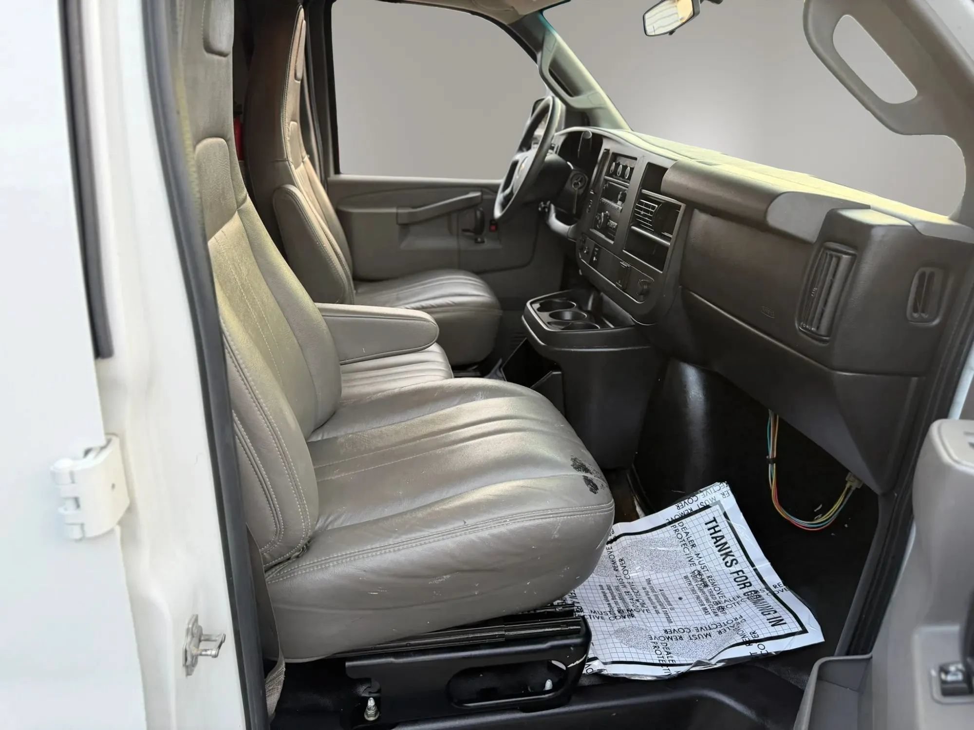 Used 2016 Chevrolet Express 2500 RWD image 15